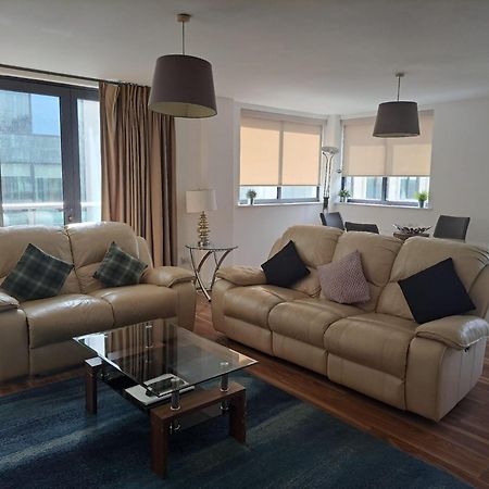Grand Canal Square Apartments Дъблин Екстериор снимка