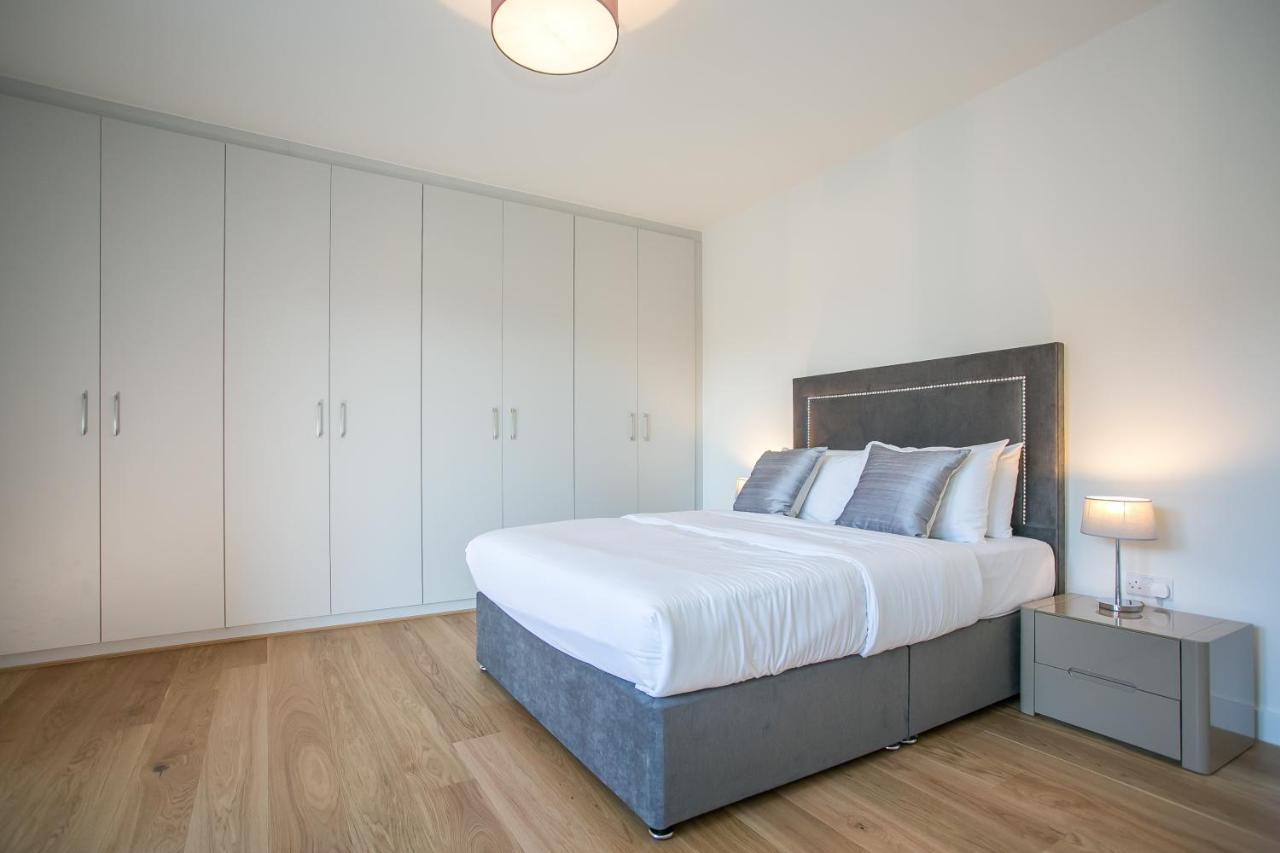 Grand Canal Square Apartments Дъблин Екстериор снимка