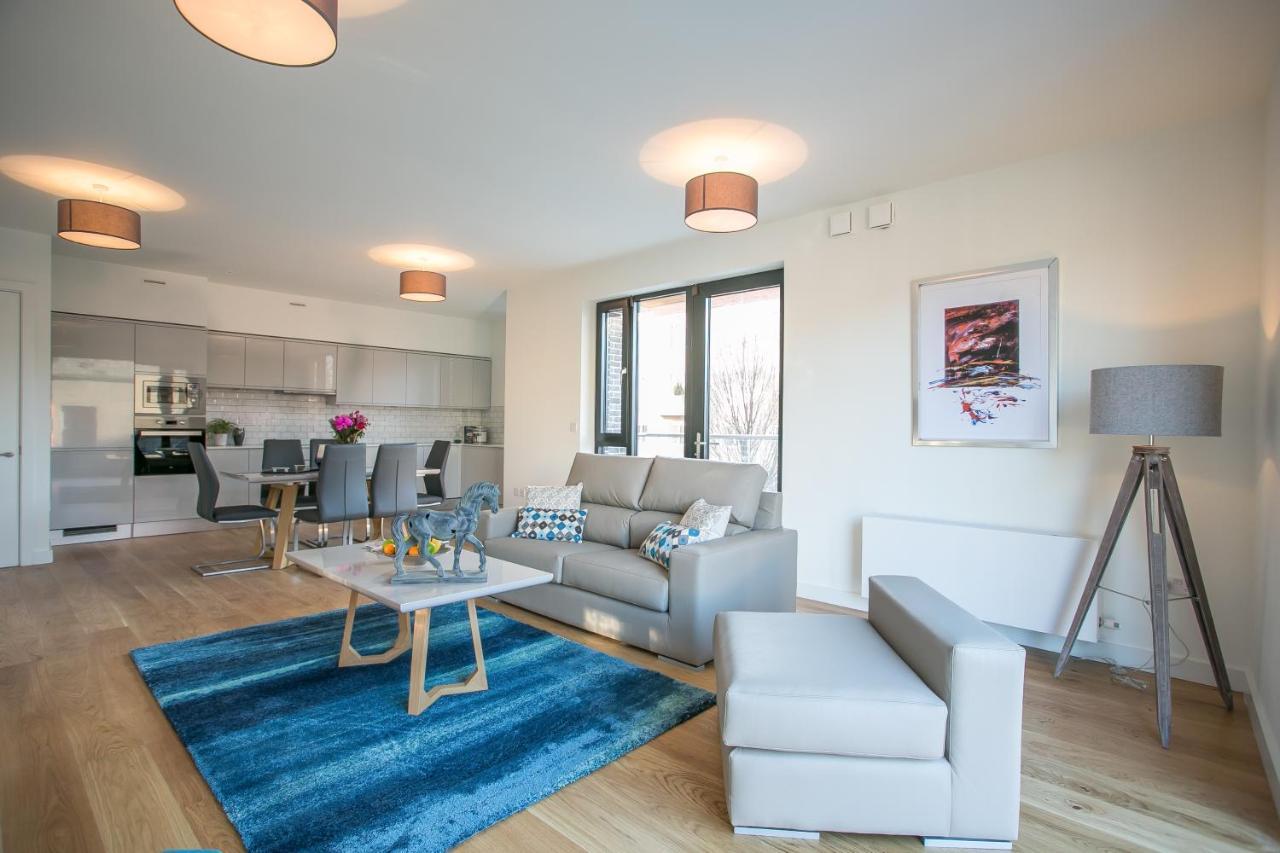 Grand Canal Square Apartments Дъблин Екстериор снимка