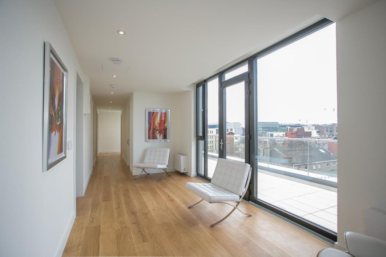 Grand Canal Square Apartments Дъблин Екстериор снимка