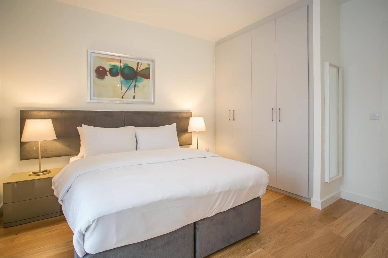 Grand Canal Square Apartments Дъблин Екстериор снимка