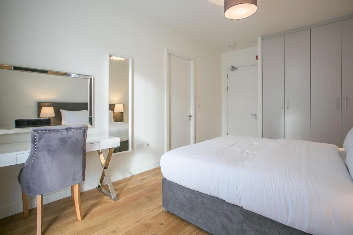 Grand Canal Square Apartments Дъблин Екстериор снимка