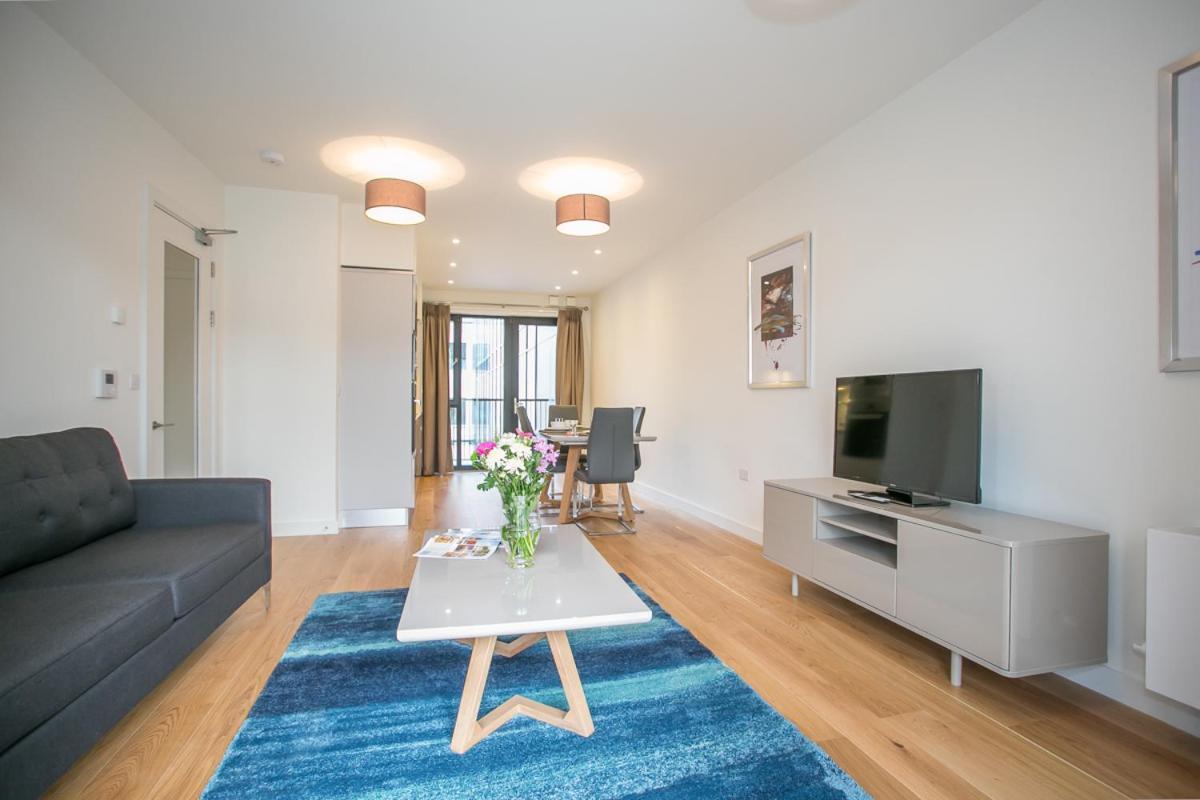 Grand Canal Square Apartments Дъблин Екстериор снимка