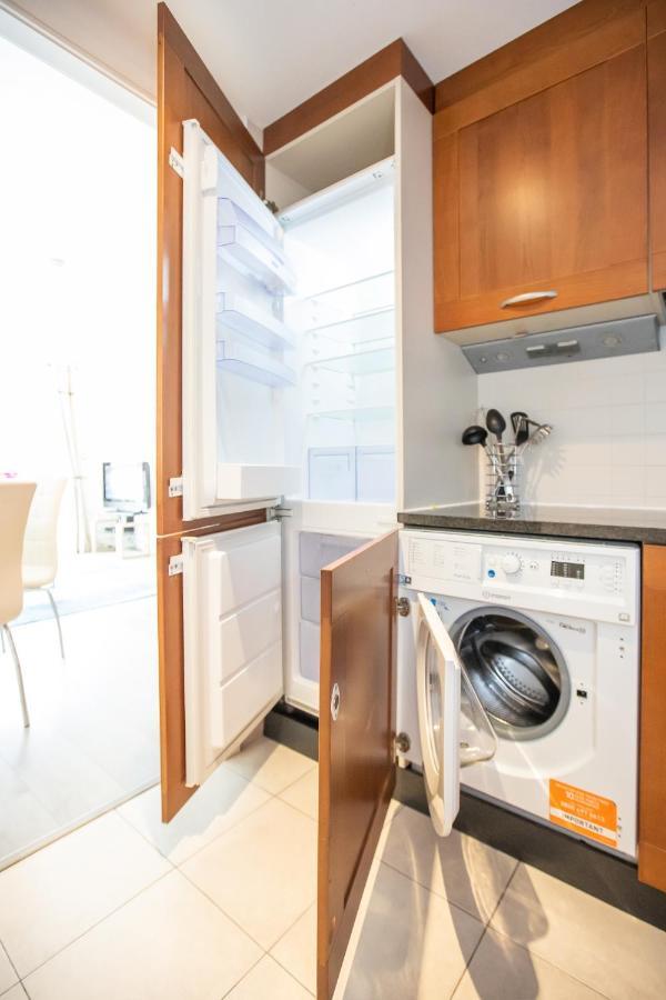 Grand Canal Square Apartments Дъблин Екстериор снимка