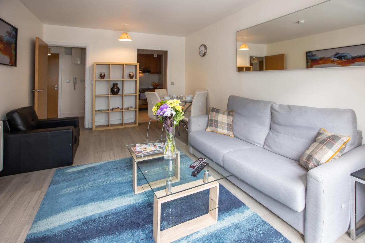 Grand Canal Square Apartments Дъблин Екстериор снимка