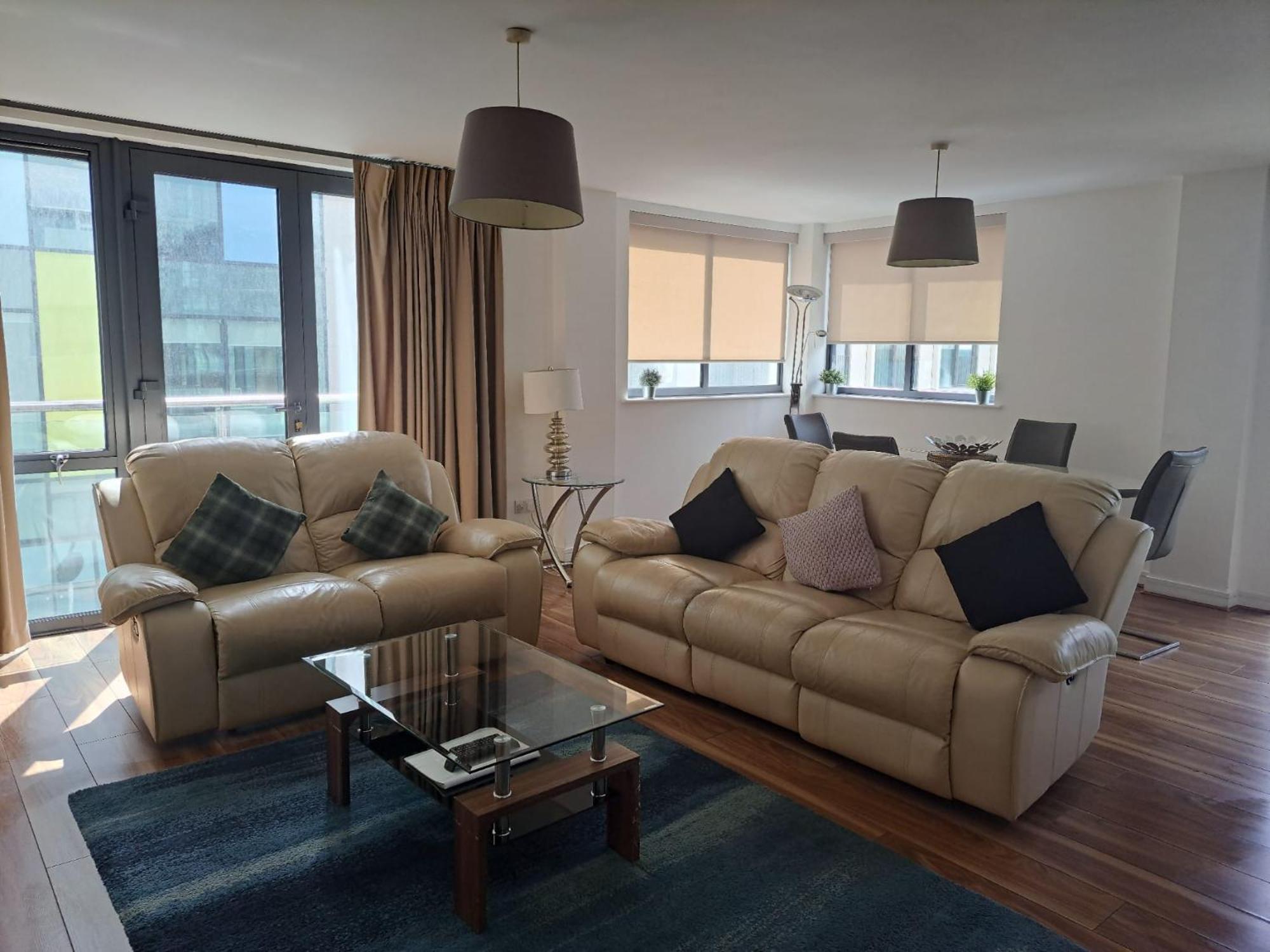 Grand Canal Square Apartments Дъблин Екстериор снимка