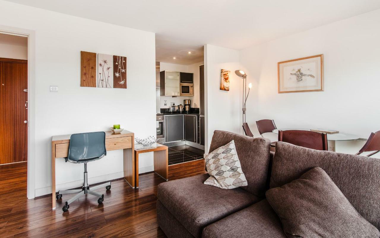 Grand Canal Square Apartments Дъблин Екстериор снимка