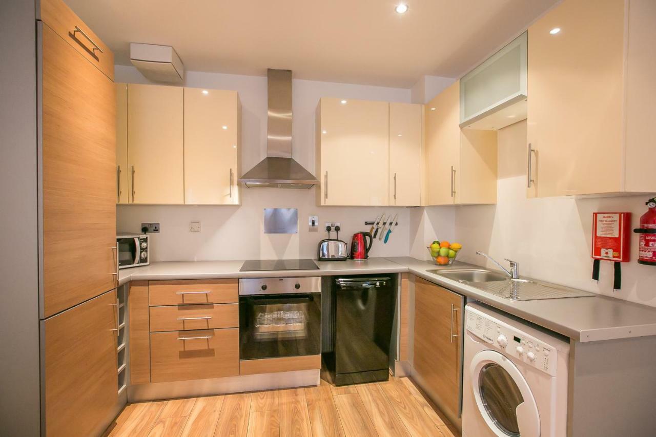 Grand Canal Square Apartments Дъблин Екстериор снимка
