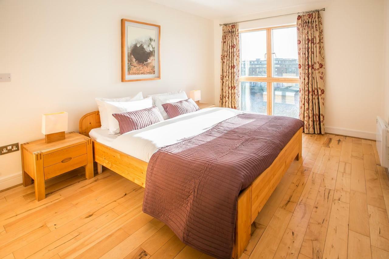 Grand Canal Square Apartments Дъблин Екстериор снимка