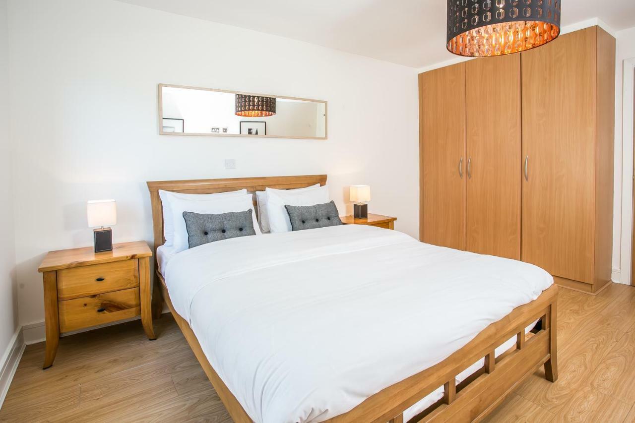 Grand Canal Square Apartments Дъблин Екстериор снимка