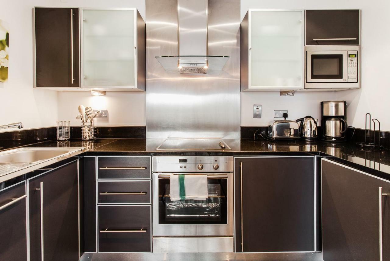 Grand Canal Square Apartments Дъблин Екстериор снимка