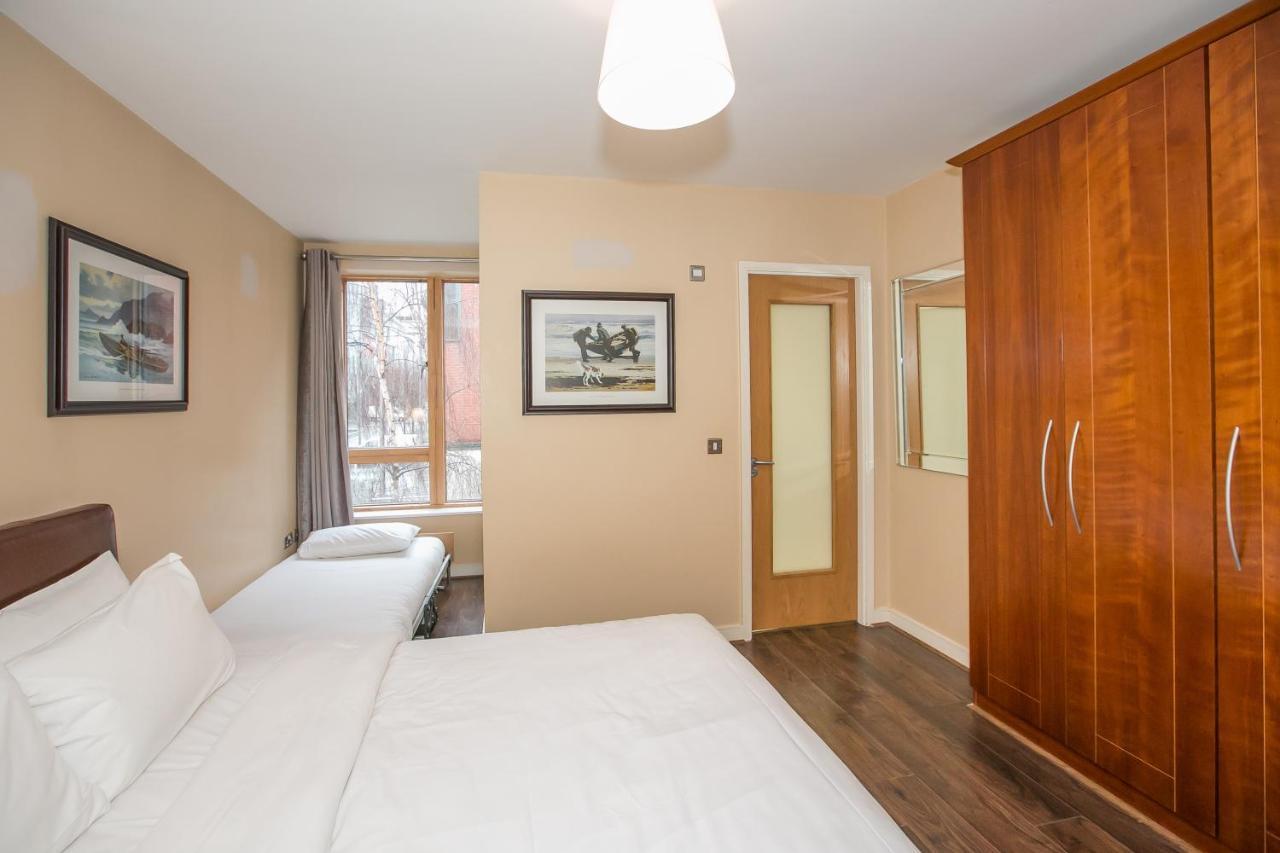Grand Canal Square Apartments Дъблин Екстериор снимка