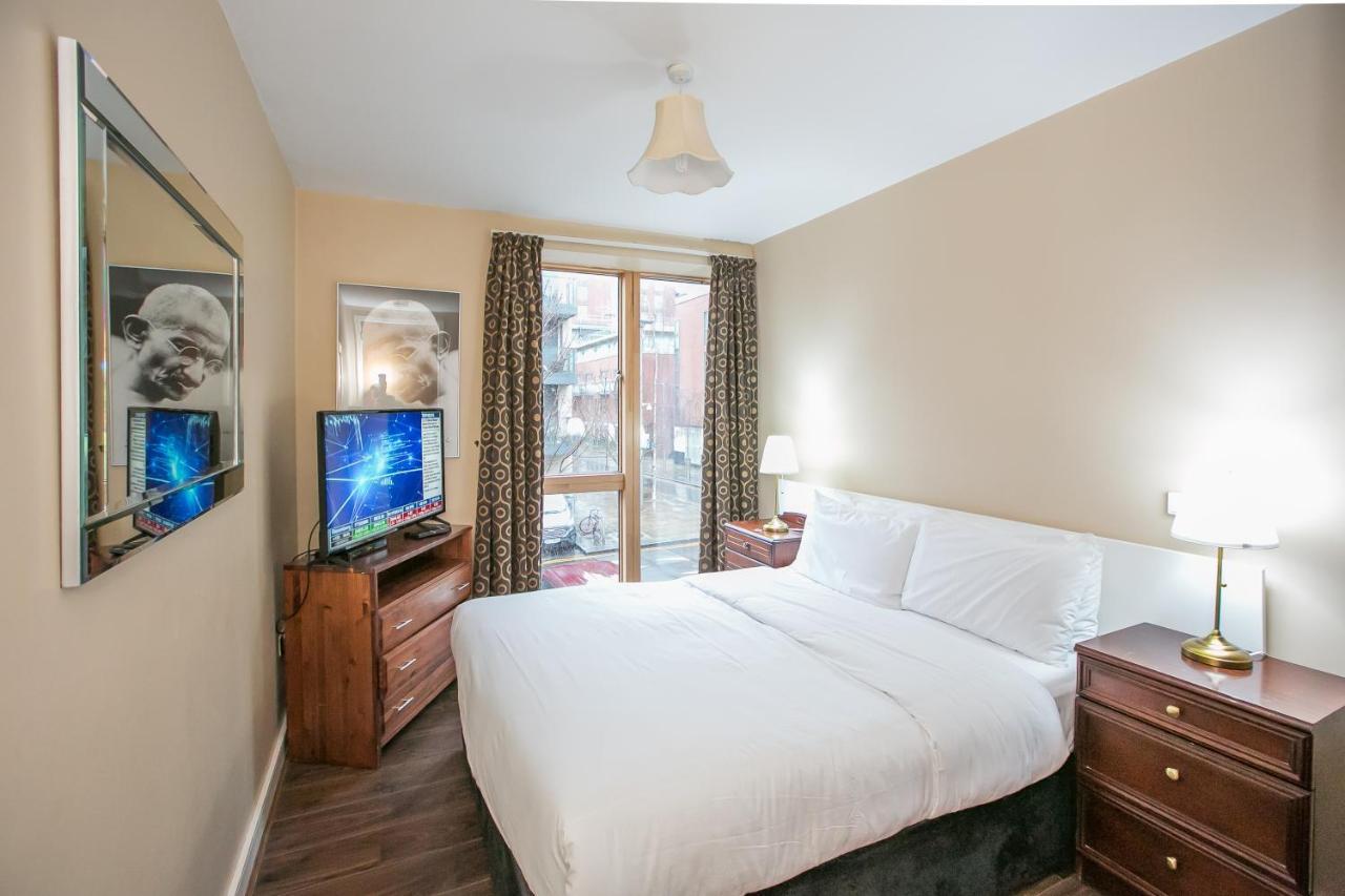Grand Canal Square Apartments Дъблин Екстериор снимка