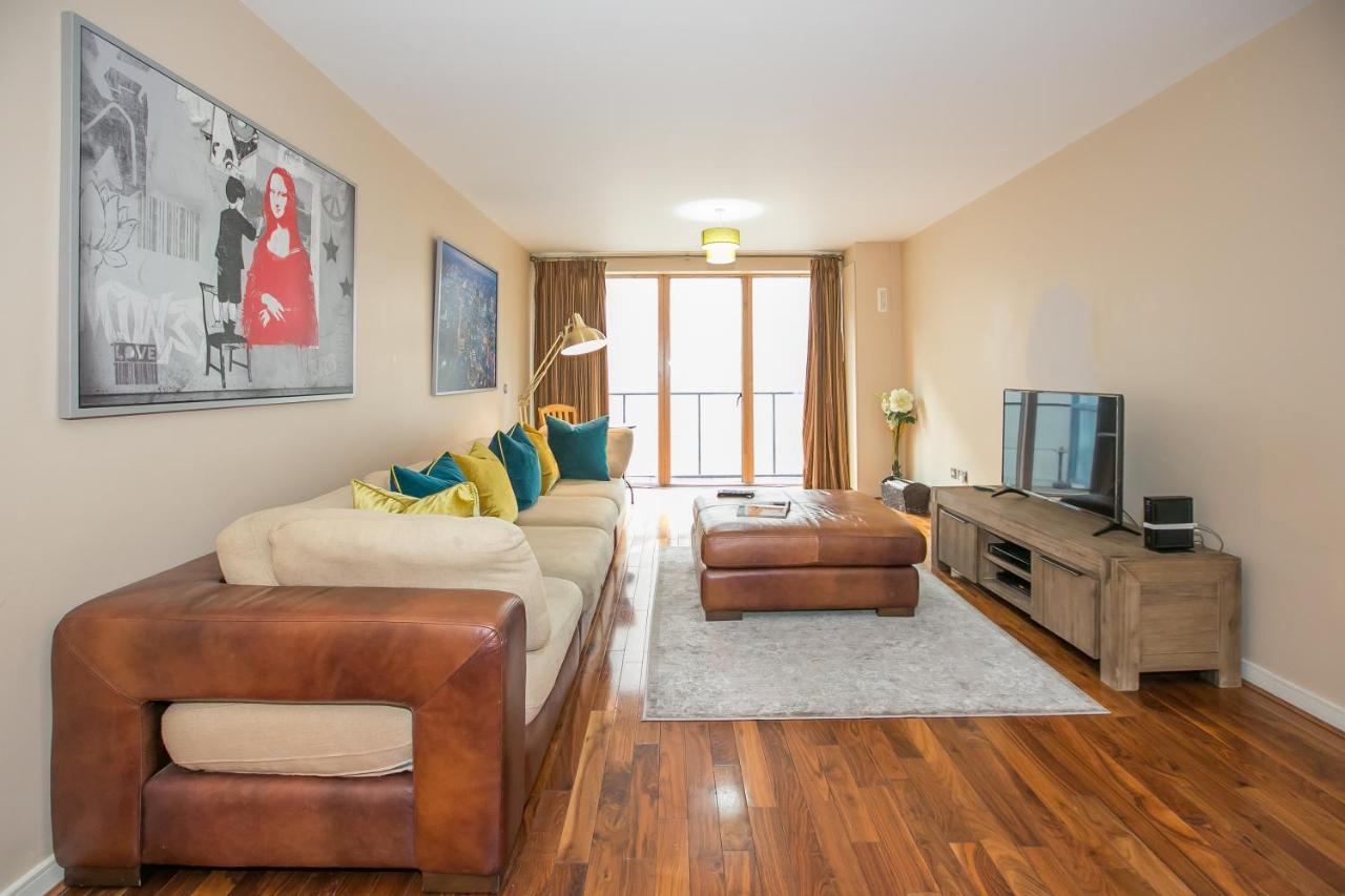 Grand Canal Square Apartments Дъблин Екстериор снимка