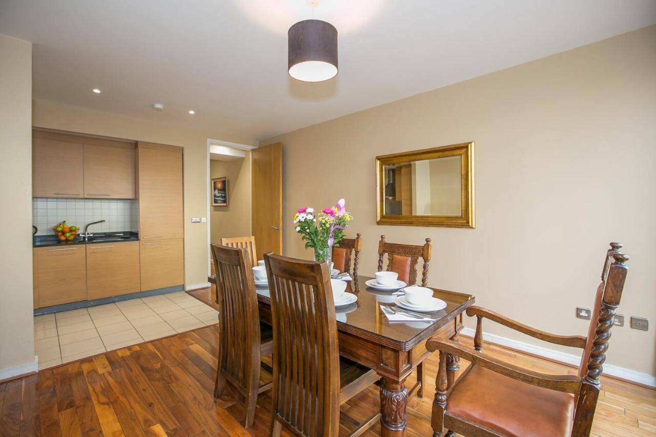 Grand Canal Square Apartments Дъблин Екстериор снимка