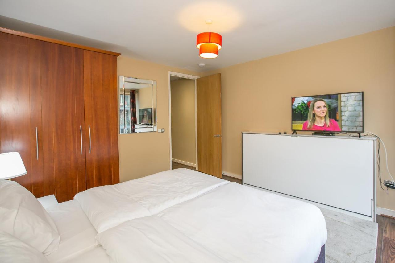 Grand Canal Square Apartments Дъблин Екстериор снимка
